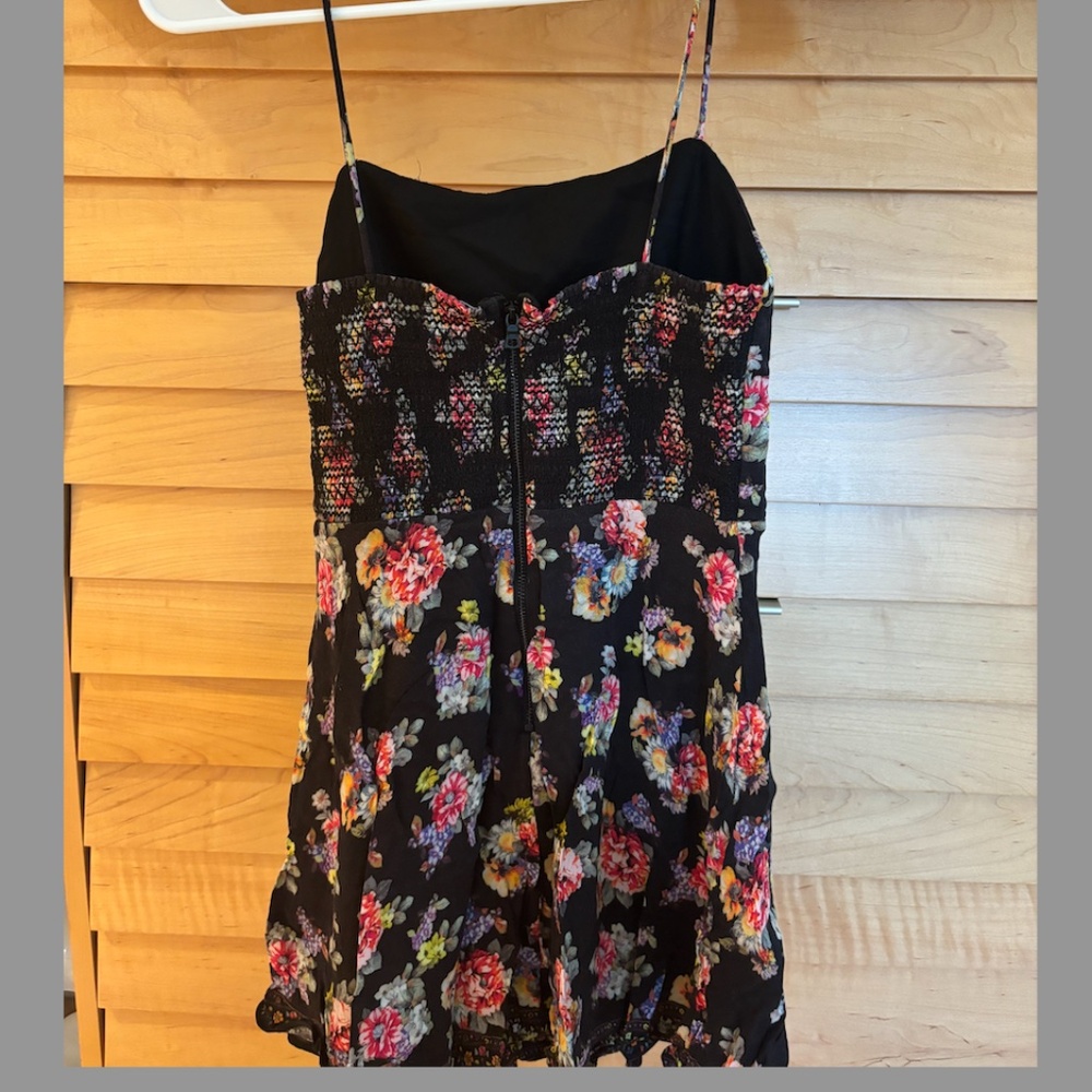 Alice + Olivia Glinda Printed Smocked Crepe Minidress - Picture 6 of 6